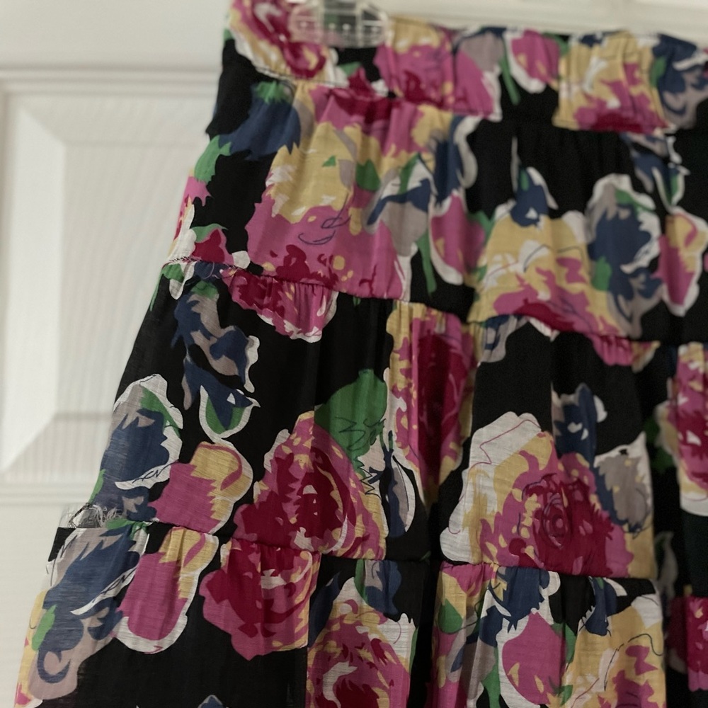 Abstract flowery skirt